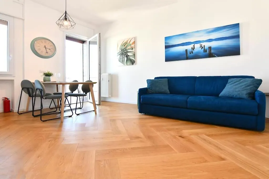 Bande Nere-San Siro Attico Con Terrazzo Apartamento Milão Itália