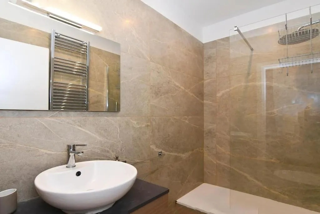 Bande Nere-San Siro Attico Con Terrazzo Apartamento Milão